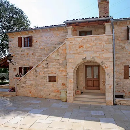 Stancija Salamon Holiday home *