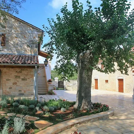 Stancija Salamon Holiday home *